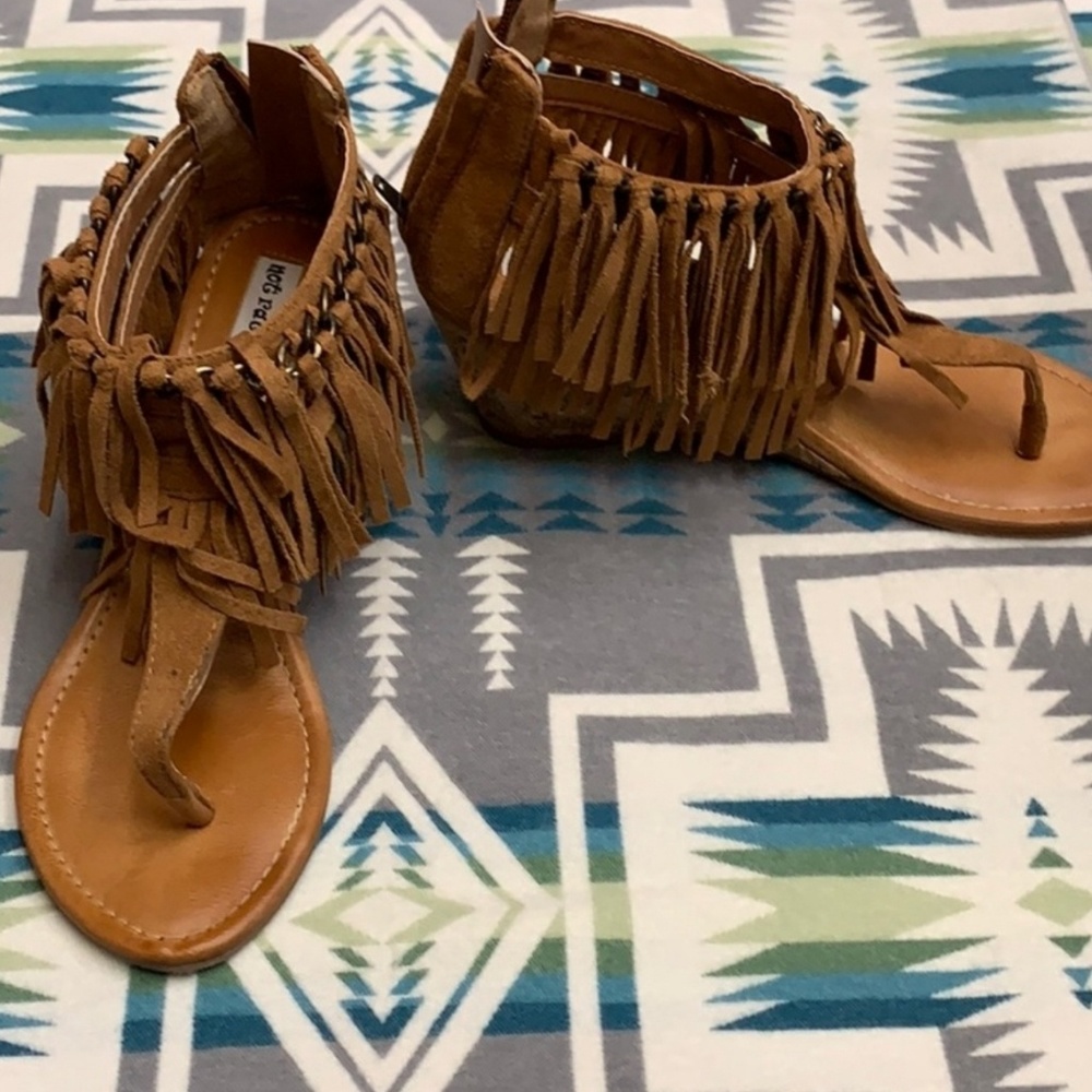 Wedged Fringe Sandles